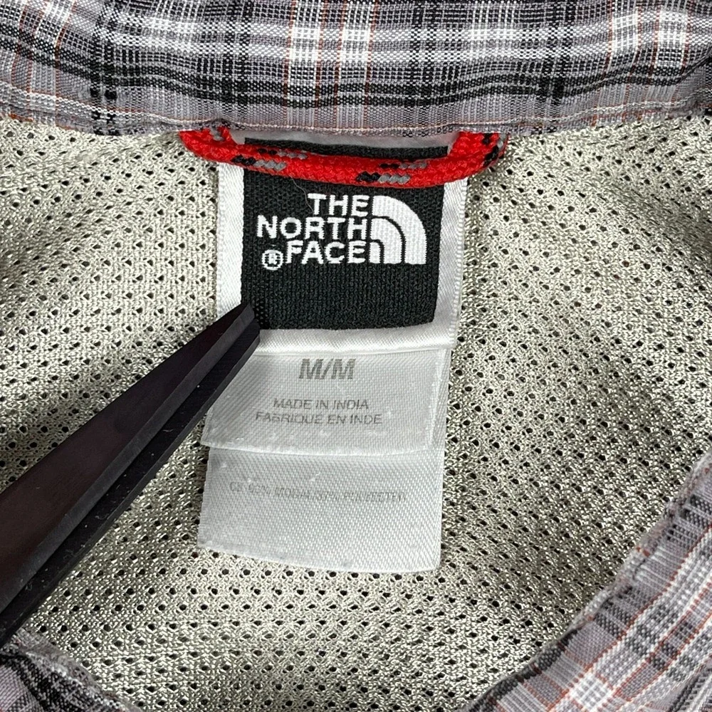 The North Face Shirt Mens Medium Purple‎ Plaid Outdoors Hiking Camping Travel